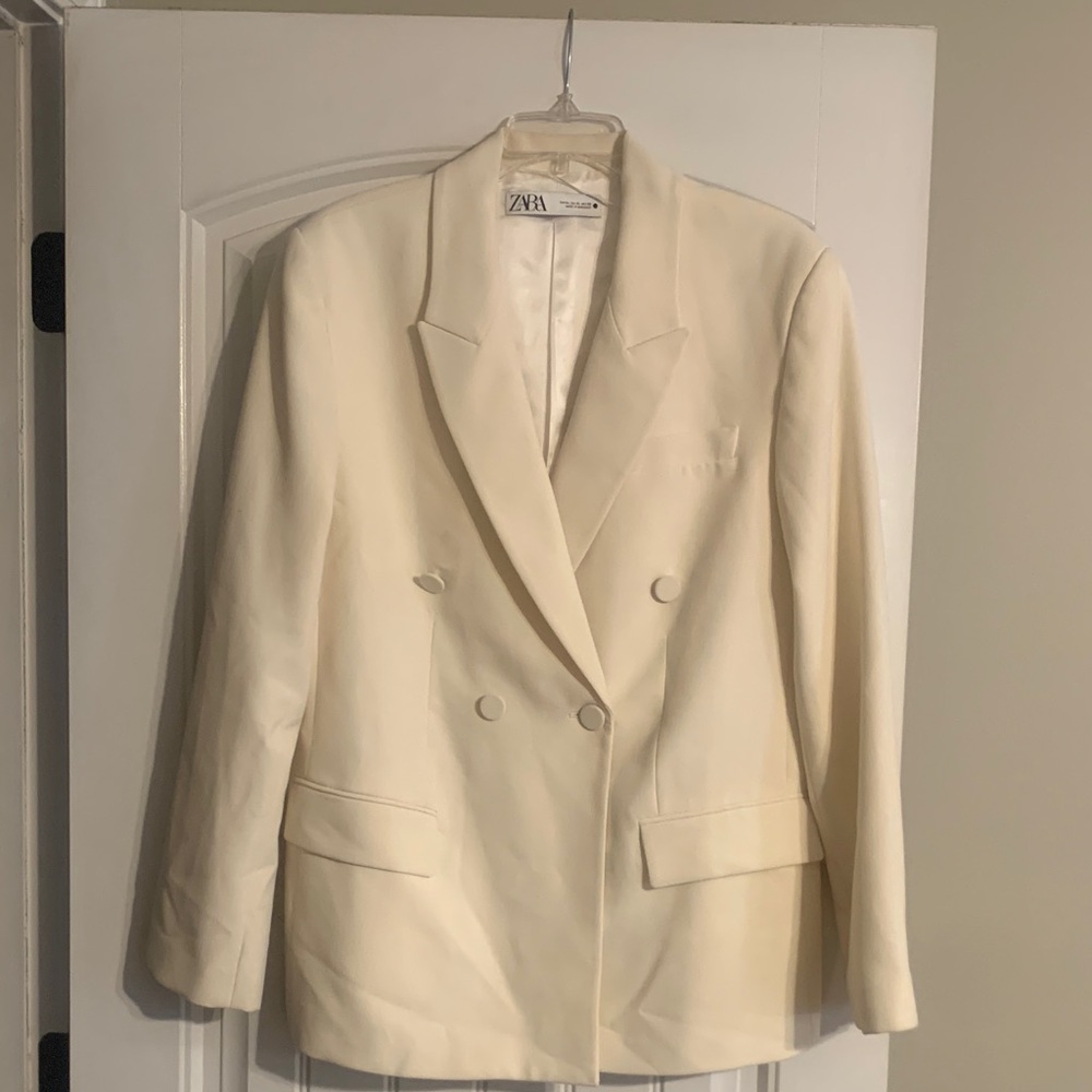 Zara Women's Elegant Cream Blazer
